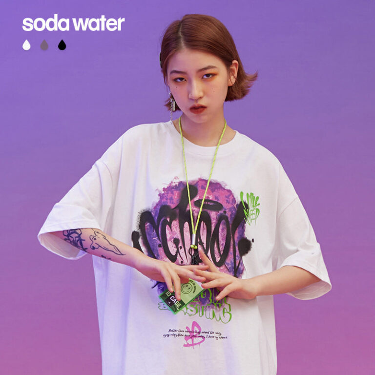 "SCHOOL" Graffiti Printed T-shirt